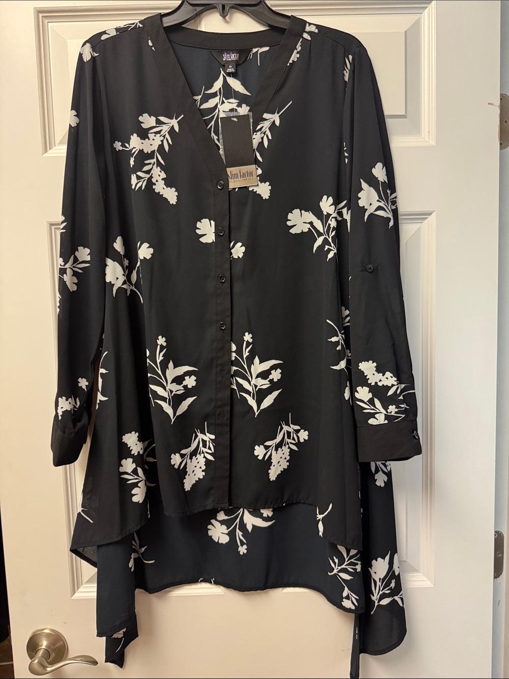 Slim Factor by Investments V-Neck High-Low Blouse - Black & White - Size M - NWT